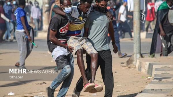 کشته شدن یک معترض سودانی پس از استعفای حمدوک